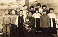 일동국민학교 선생님과 학생들 기념촬영(1953. 1. 4) 썸네일 이미지